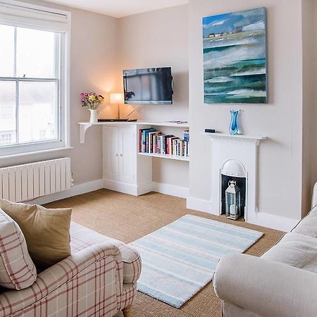 Serendipity, Aldeburgh - An Apartment On The High Street! Eksteriør bilde